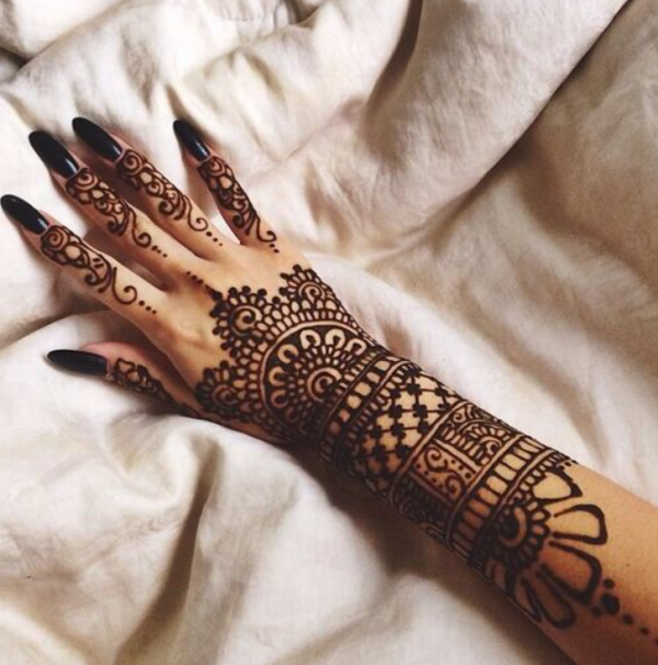 Pola Henna Timur Tengah